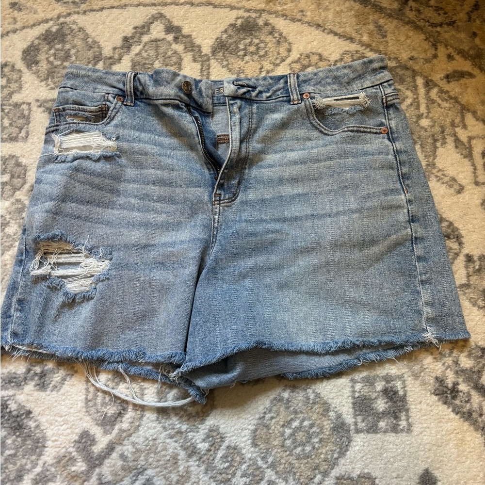 AE Stretch Curvy Mom Short